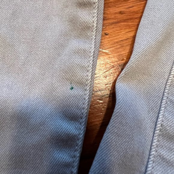 EUC AEO Light Ripped Super Stretch Jeggings Sz 2 Regular - Picture 2 of 6